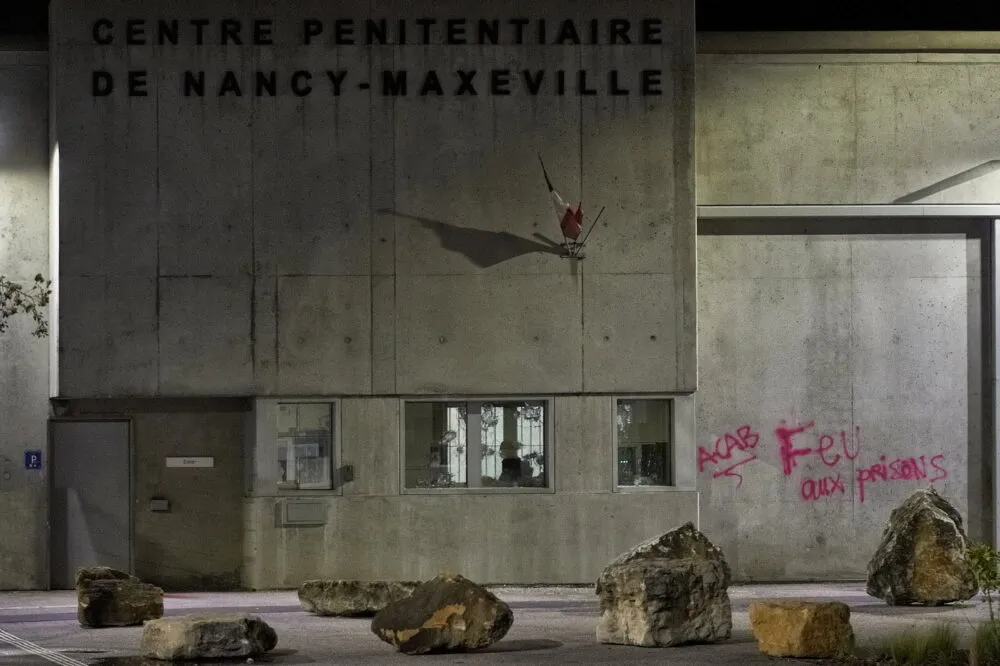 Remise en liberté à la suite d'une irrégularité procédurale